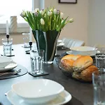 Lägenhet Mama-apartments - Netflix, Balkon, Arbeitsplatz, Wifi, Waschmaschine, Familienfreundlich, Kostenloser Parkplatz - 125 Qm