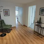 Mama-apartments - Netflix, Balkon, Arbeitsplatz, Wifi, Waschmaschine, Familienfreundlich, Kostenloser Parkplatz - 125 Qm * Fulda