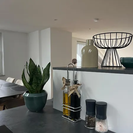 Mama-apartments - Stylisches Mit Netflix, Balkon Und Parkplatz - 125 Qm *