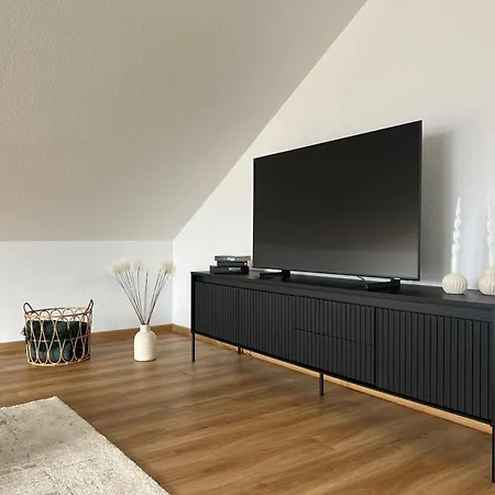Mama-apartments - Stylisches Mit Netflix, Balkon Und Parkplatz - 125 Qm