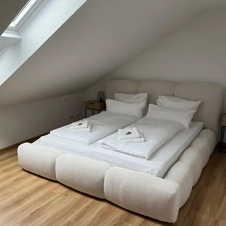 Mama-apartments - Stylisches Mit Netflix, Balkon Und Parkplatz - 125 Qm Apartment *