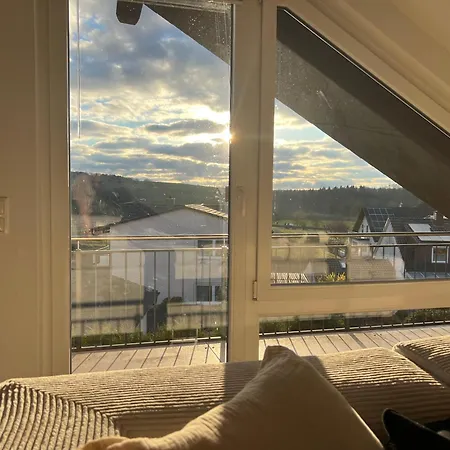 Mama-apartments - Stylisches Mit Netflix, Balkon Und Parkplatz - 125 Qm