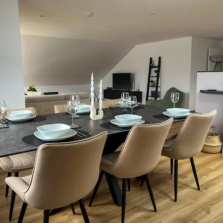 Mama-apartments - Netflix, Balkon, Kaffee & Tee, Wifi, Waschmaschine, Familienfreundlich, Kostenloser Parkplatz - 125 Qm Фульда