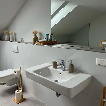 Mama-apartments - Netflix, Balkon, Kaffee & Tee, Wifi, Waschmaschine, Familienfreundlich, Kostenloser Parkplatz - 125 Qm *