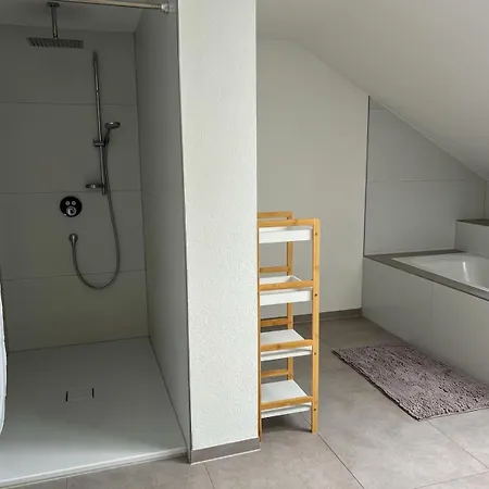 Апартаменты Mama-apartments - Netflix, Balkon, Kaffee & Tee, Wifi, Waschmaschine, Familienfreundlich, Kostenloser Parkplatz - 125 Qm