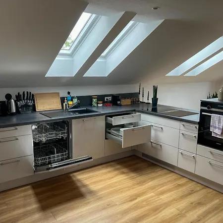 Mama-apartments - Netflix, Balkon, Kaffee & Tee, Wifi, Waschmaschine, Familienfreundlich, Kostenloser Parkplatz - 125 Qm