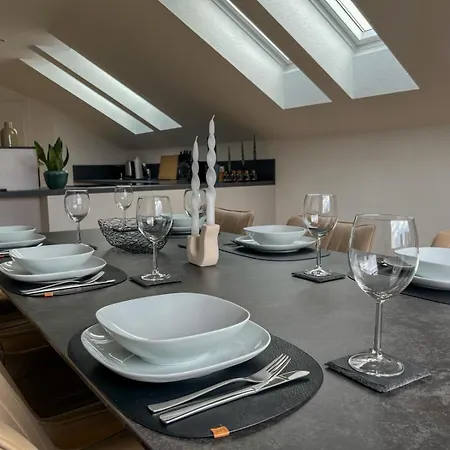 Mama-apartments - Netflix, Balkon, Kaffee & Tee, Wifi, Waschmaschine, Familienfreundlich, Kostenloser Parkplatz - 125 Qm *