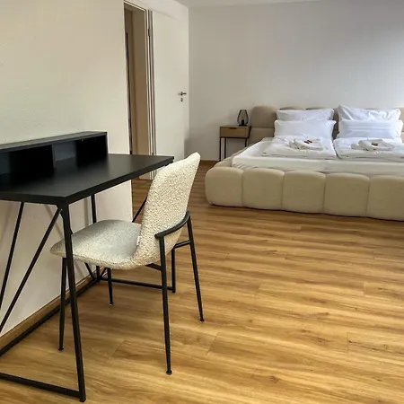 Appartamento Mama-apartments - Netflix, Balkon, Kaffee & Tee, Wifi, Waschmaschine, Familienfreundlich, Kostenloser Parkplatz - 125 Qm