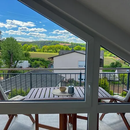 Mama-apartments - Netflix, Balkon, Kaffee & Tee, Wifi, Waschmaschine, Familienfreundlich, Kostenloser Parkplatz - 125 Qm Апартаменты *