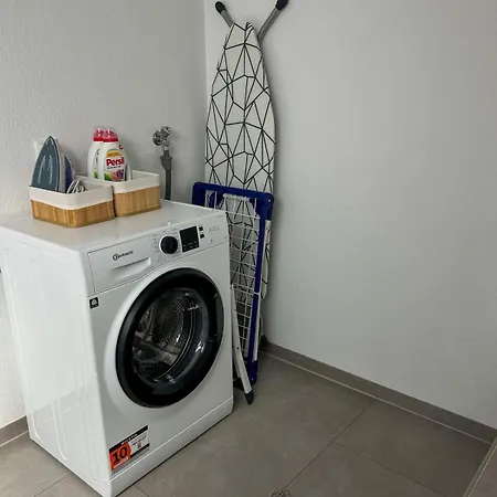 Mama-apartments - Netflix, Balkon, Kaffee & Tee, Wifi, Waschmaschine, Familienfreundlich, Kostenloser Parkplatz - 125 Qm Φούλντα