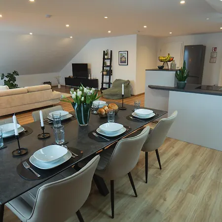 Mama-apartments - Netflix, Balkon, Kaffee & Tee, Wifi, Waschmaschine, Familienfreundlich, Kostenloser Parkplatz - 125 Qm Διαμέρισμα *