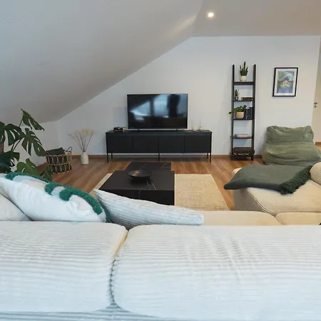 Mama-apartments - Netflix, Balkon, Arbeitsplatz, Wifi, Waschmaschine, Familienfreundlich, Kostenloser Parkplatz - 125 Qm Lägenhet