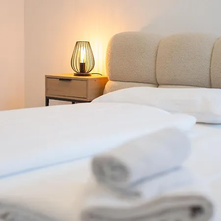 Lägenhet Mama-apartments - Netflix, Balkon, Arbeitsplatz, Wifi, Waschmaschine, Familienfreundlich, Kostenloser Parkplatz - 125 Qm *