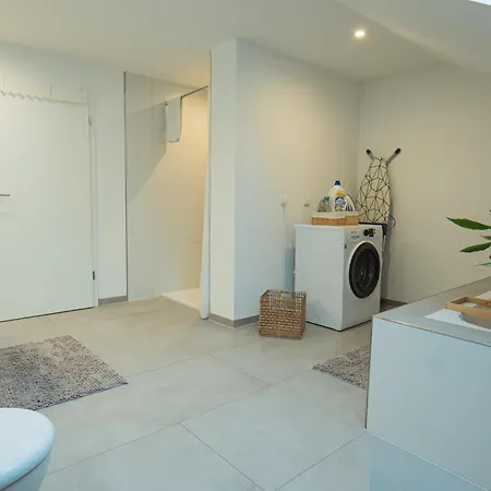 Mama-apartments - Netflix, Balkon, Arbeitsplatz, Wifi, Waschmaschine, Familienfreundlich, Kostenloser Parkplatz - 125 Qm פולדה