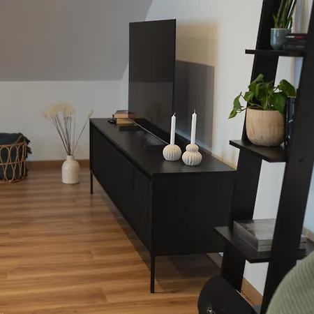 Mama-apartments - Netflix, Balkon, Arbeitsplatz, Wifi, Waschmaschine, Familienfreundlich, Kostenloser Parkplatz - 125 Qm *