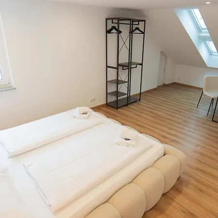 Mama-apartments - Netflix, Balkon, Kaffee & Tee, Wifi, Waschmaschine, Familienfreundlich, Kostenloser Parkplatz - 125 Qm Διαμέρισμα Φούλντα