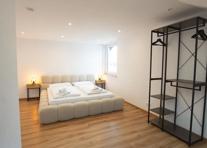 Mama-apartments - Netflix, Balkon, Kaffee & Tee, Wifi, Waschmaschine, Familienfreundlich, Kostenloser Parkplatz - 125 Qm Apartament *