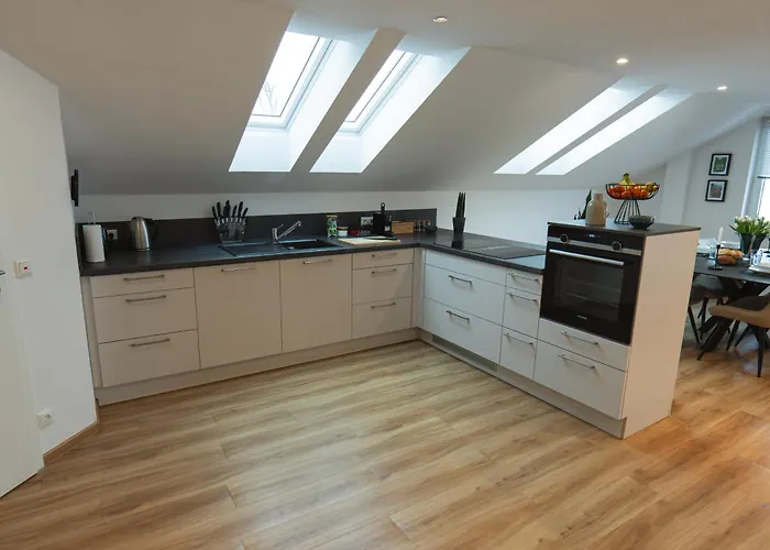 Mama-apartments - Netflix, Balkon, Kaffee & Tee, Wifi, Waschmaschine, Familienfreundlich, Kostenloser Parkplatz - 125 Qm * Fulda