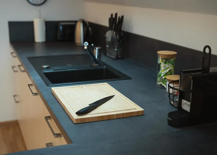 Mama-apartments - Netflix, Balkon, Kaffee & Tee, Wifi, Waschmaschine, Familienfreundlich, Kostenloser Parkplatz - 125 Qm * Fulda